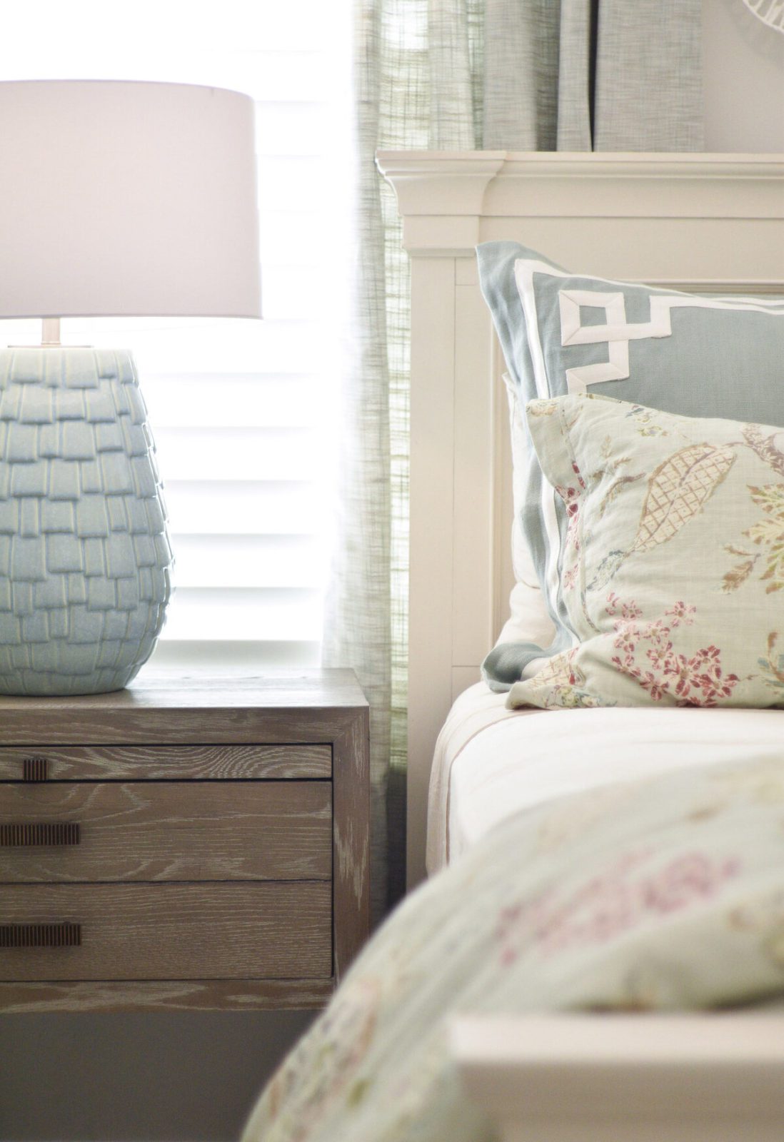 How to Style Your Bedroom Like a Designer southerngraceinteriors com